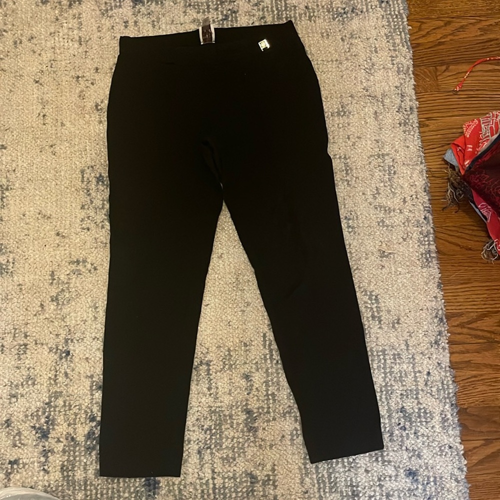 Anne Klein pulling dress pants